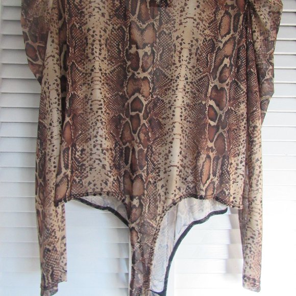NWT Fashion Nova 2x Snake Print sheer top - Picture 3 of 4